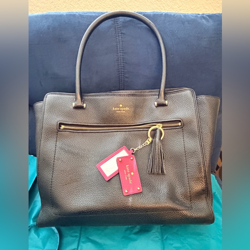 Pre-loved, Kate Spade Black Pebbled Leather Tote- with keychain